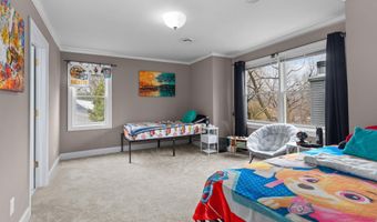 140 RIVER Dr, Appleton, WI 54915