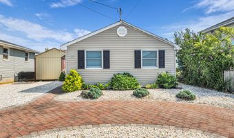 215 Pine Dr, Bayville, NJ 08721