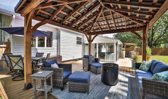 715 Edgewater Dr, Amherst, NY 14228