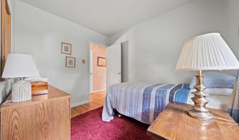 29 E MAPLE Ave, Bellmawr, NJ 08031