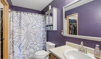 822 Red Hawk Way SE, Altoona, IA 50009