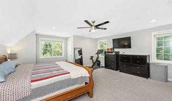48 Old Elm St, Billerica, MA 01862