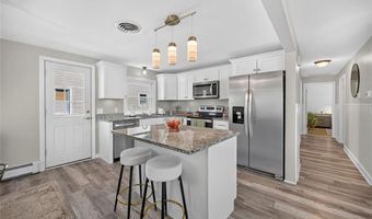 44 Cliff Ave, Cranston, RI 02920
