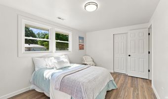 233 S Division St, Auburn, IN 46706