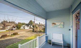 830 DIVISION St SE, Bandon, OR 97411