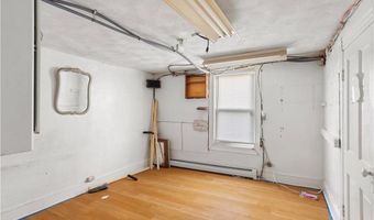 63 Lincoln Ave, Cranston, RI 02920