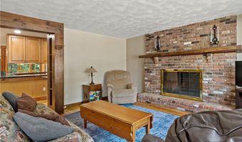 21 Clifton Rd, Bristol, RI 02809