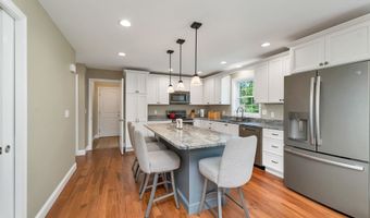 16 Palm Ln, Alton, NH 03809