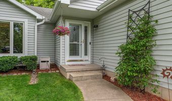 7549 W Village Crest Dr, Madison, WI 53719