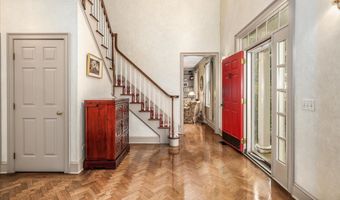 2 Raven Crest Dr, Bethel, CT 06801