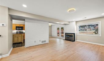 169 Golfview Dr, Advance, NC 27006