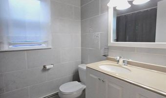 1000 Avenue C #2, Bayonne, NJ 07002