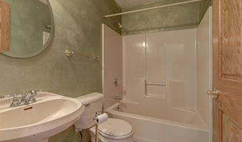 3543 N WELLINGTON Dr, Appleton, WI 54911