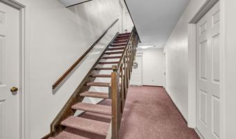 26 Essex Ct 26, Brookfield, CT 06804