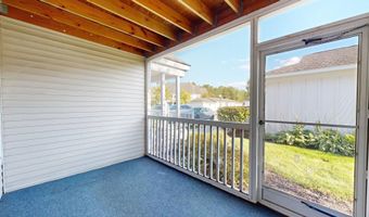 2767 S Knightsbridge Cir, Ann Arbor, MI 48105