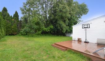 104 Fairview Ave, Bergenfield, NJ 07621