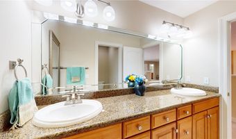 460 Berwick Cir, Aurora, OH 44202