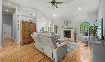 3 Buckfast Ln, Bella Vista, AR 72714