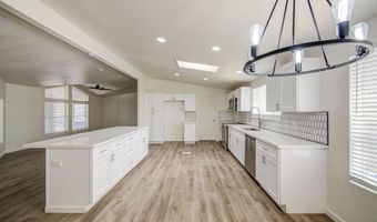 1426 S HALE Dr, Apache Junction, AZ 85120