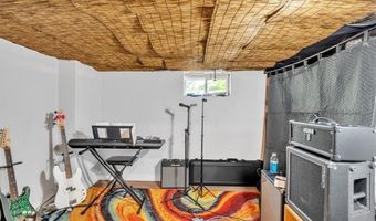 1 Fried Ave, Bristol, RI 02809