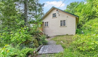 1048 Cottage Rd, Averill, VT 05903