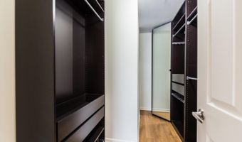 120 W Oakbrook Dr, Ann Arbor, MI 48103