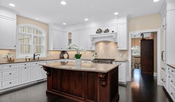 5575 Sanctuary Dr NE, Ada, MI 49301