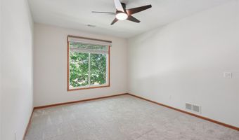 503 Maggie Ln, Altoona, IA 50009