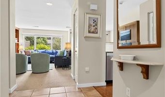 2 Martingale Ln, Narragansett, RI 02882