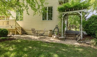 660 Birch Hollow Dr, Antioch, IL 60002