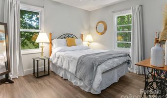 10 Muirfield Dr, Arden, NC 28704