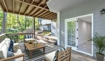 100 Little Rdg, Berkeley Lake, GA 30096