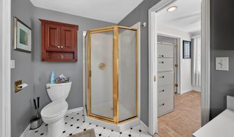 338 Shore Dr, Branford, CT 06405
