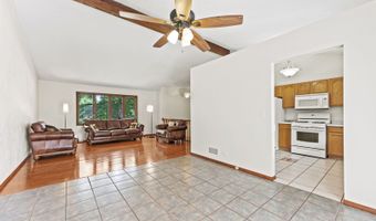 409 Maplewood Dr, Antioch, IL 60002