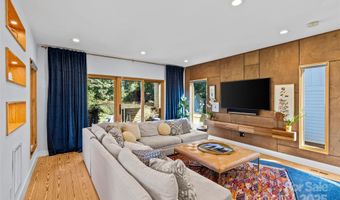 2553 Elkwood Cir, Charlotte, NC 28205