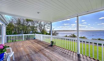 585 Seaside Dr, Jamestown, RI 02835