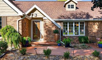 9 MEADOWBROOK Ln, Appleton, WI 54914