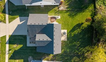 5608 Allerton Dr, Ames, IA 50014