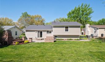 25 Strafford Dr, St. Peters, MO 63376