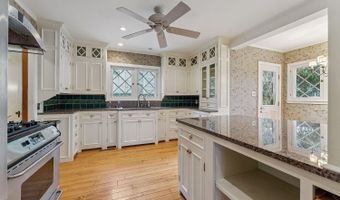 914 Ash St, Baraboo, WI 53913