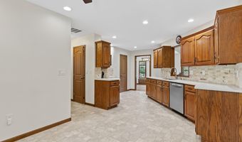1965 W Cardinal Ln, Aurora, MO 65605