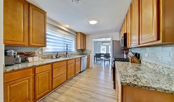 116 E Brittany Dr, Arlington Heights, IL 60004