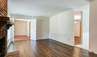 501 Clayworth Dr, Ballwin, MO 63011