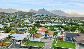 1373 Kupau St, Kailua, HI 96734