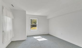 58 Grove St Ext, Branford, CT 06405