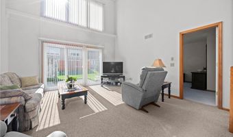 118 Ambleside Way, Amherst, OH 44001