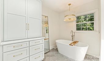 7022 Lancer Dr, Charlotte, NC 28226