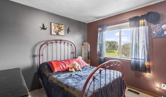39 N 6th St, Baltic, SD 57003