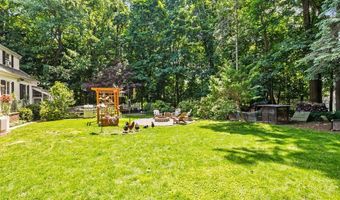 13 Provost Dr, Airmont, NY 10901