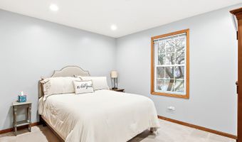 1670 Yosemite Pkwy, Algonquin, IL 60102